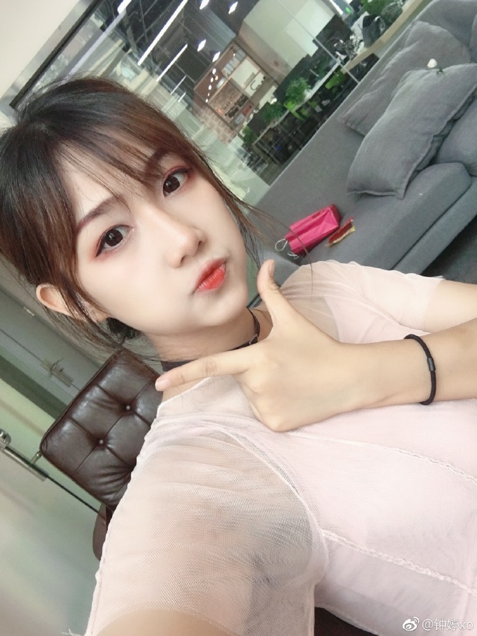 抖音胡钟婷（钟婷xo）个人资料简介