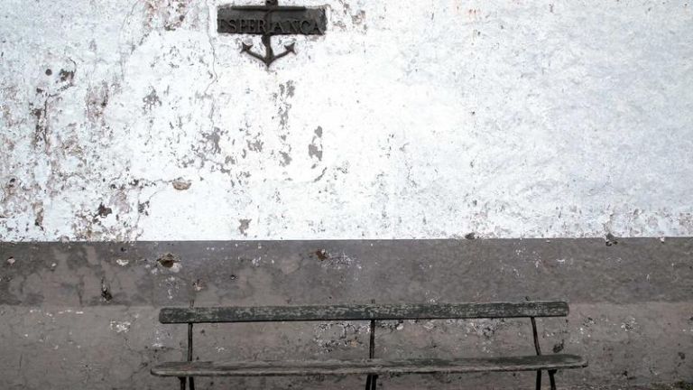 Bóc tách giấc mơ thấy cháy nhà: điềm báo, con số, lời khuyên